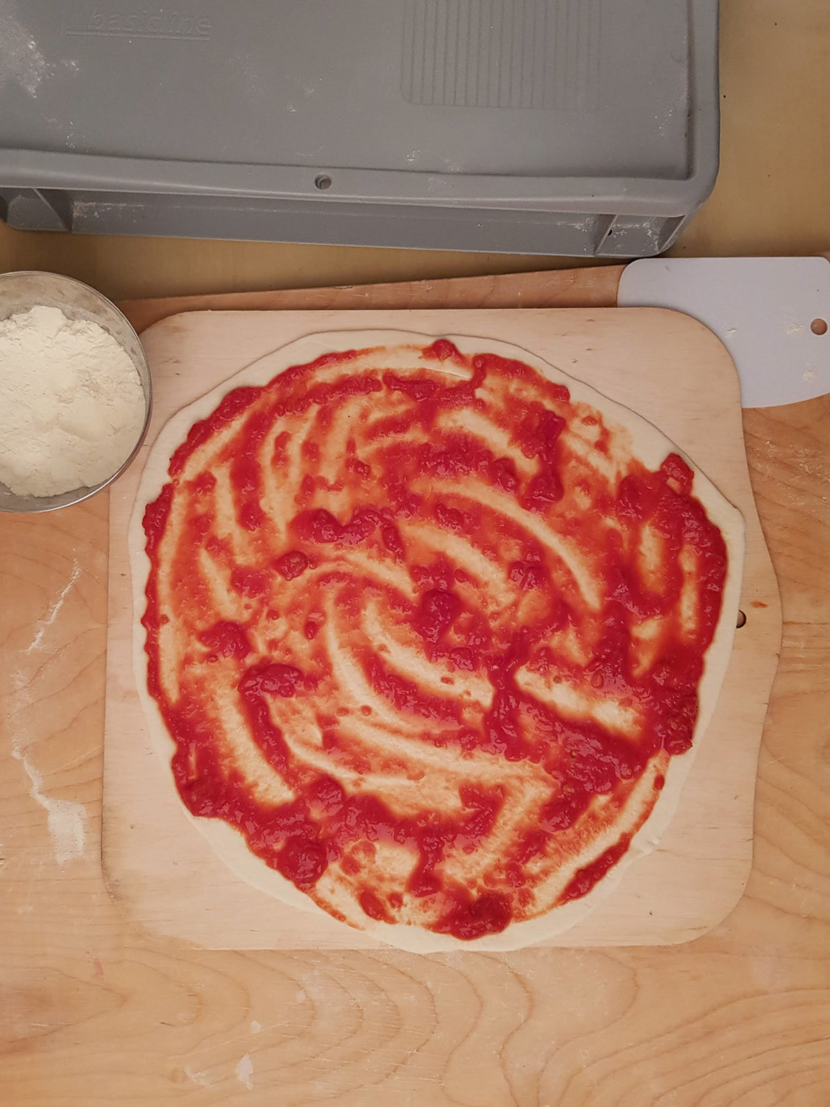 Pizza Barese przepis na chrupiącą pizzę po baryjsku Pyza made in Poland