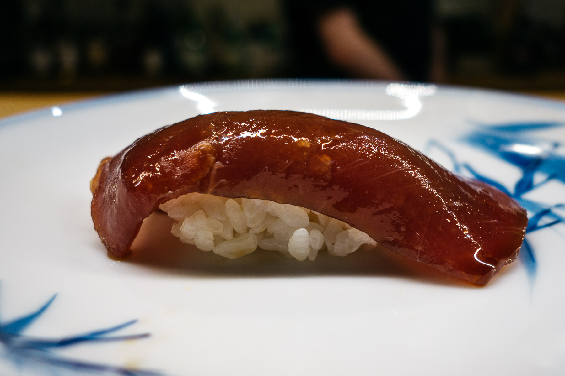 Akami zuke (marynowane chude mieso tuńczyka błękitnopłetwego)